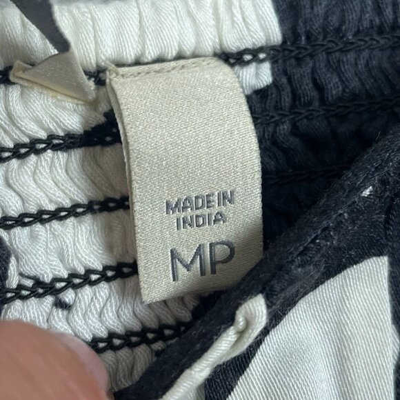 AnyBody Floral Puff Sleeve Black & White Mini Dress MP a0547 - Picture 3 of 9